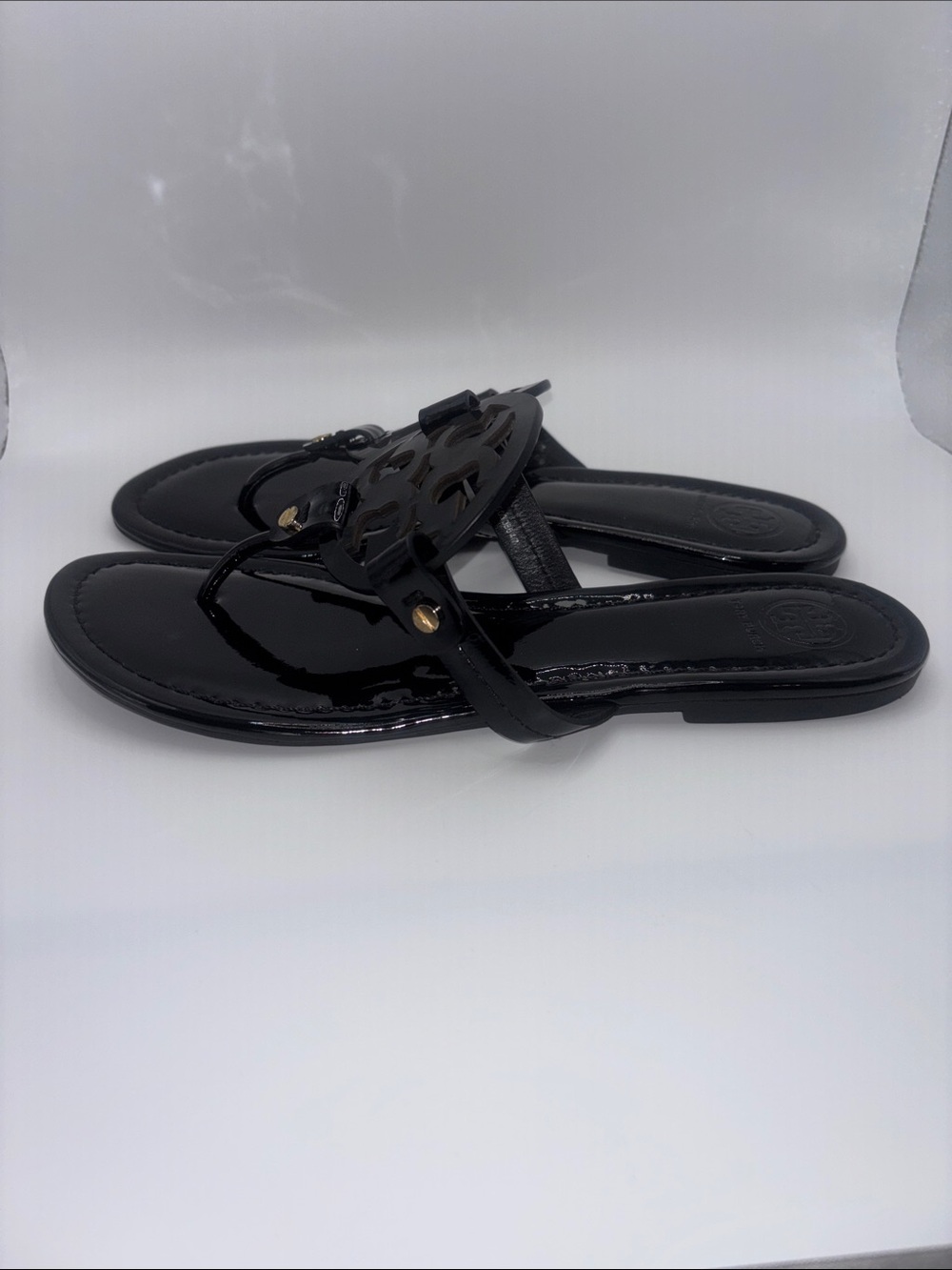 Tory Burch Miller Black Patent Logo Thong Sandals - Picture 8 of 9